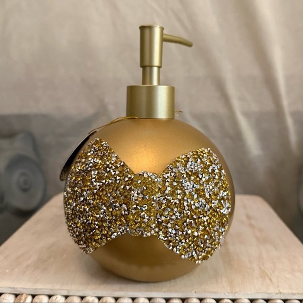 ⚡️EnVogue Holiday Collection Ornament Lotion Pump